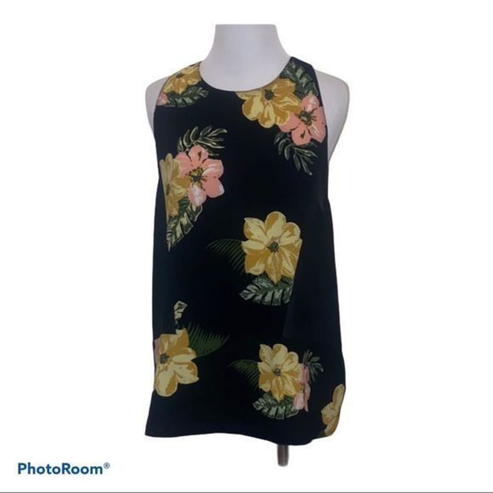 5/$30 🎈 Sophie rue medium floral sleeveless top